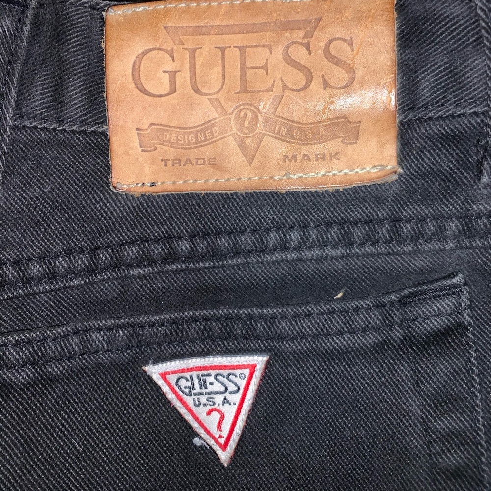 GUESS brand high-waisted mom jeans 💫